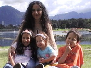Parte de la familia de este servidor. Alejandro, a la derecha, estuvo secuestrado. Mi hijo mayor, que no aparece en la foto, sufrió dos atentados. Y la Fiscalía no dice nada, ni investiga nada.