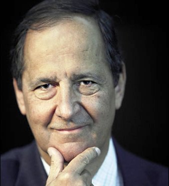 Juan Camilo Restrepo, usufructúa AIS en secreto, pero en público lo difama