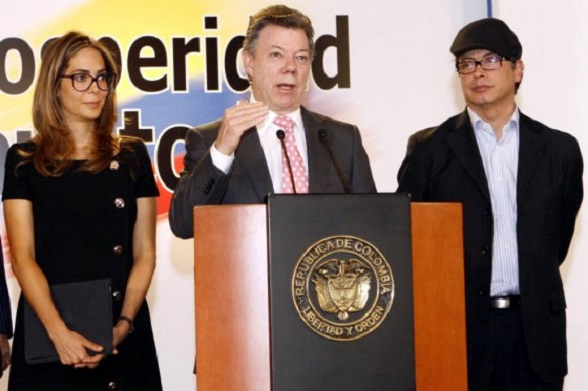 Gina Parody y Gistavo Petro, unidos en la campaña de reelección de Santos mientras el SENA queda arrasado