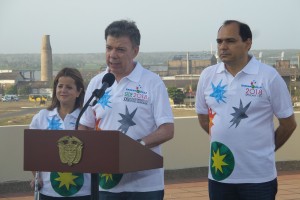 Santos ofrece rueda de prensa en el Batallón de la PM del barrio Paraíso.