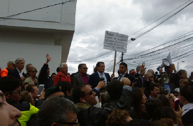 Algunos congresistas del Centro Democrático acompañaron al ex presidente Álvaro Uribe Vélez