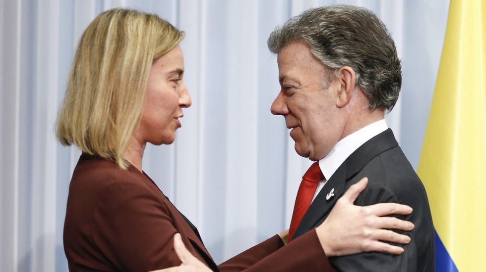 Federica Mogherini y Juan Manuel Santos