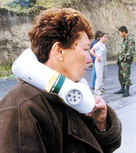 Elvira Cortés Gil, asesinada brutalmente por los terroristas de las FARC que le colocaron un collar bomba. El oficial del ejército que intentó ayudarla desactivando la bomba, murió también en el intento.