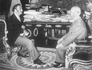 Dalí, en audiencia con el General F. Franco