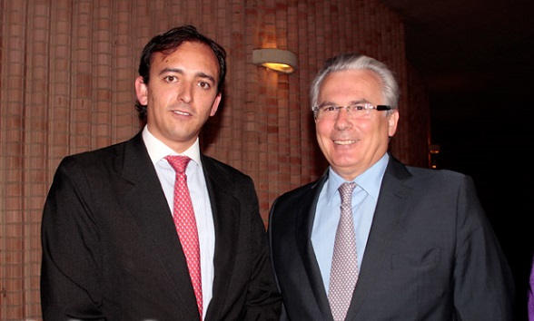 Miguel Samper Strouss, viceministro de Justicia, y Baltasar Garzón, asesor del gobierno