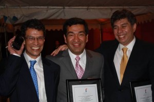 Ignacio Gómez, Presidente de la FLIP y subdirector de Noticias UNO, Juan Martínez y Daniel Coronell, dueño de Noticias UNO