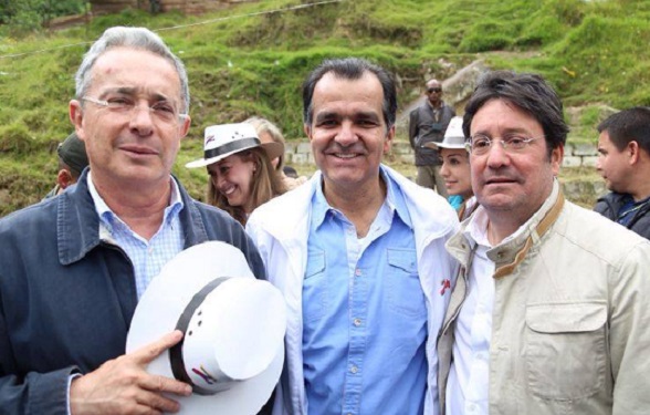 Álvaro Uribe, Oscar Iván Zuluaga y Francisco Santos