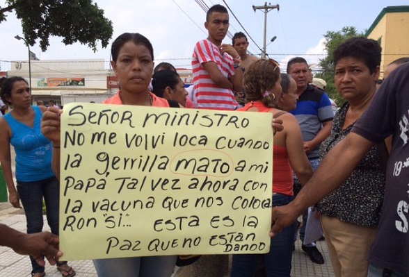 Protestas en Carmen de Bolívar por graves secuelas de la vacuna contra el Papiloma humano aplicada a menores de edad