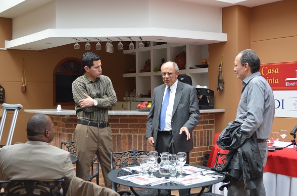 Carlos Salas dialoga con Rubén Blandón, César Mora y Miguel Posada