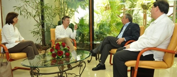 Juan Manuel Santos y Raúl Castro definen política de impunidad para las FARC