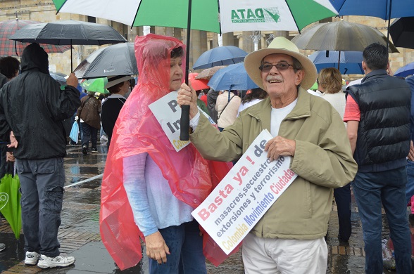 Ni la lluvia ni la edad fueron impedimento para llegar hasta la Plaza de Bolívar a exigir justicia