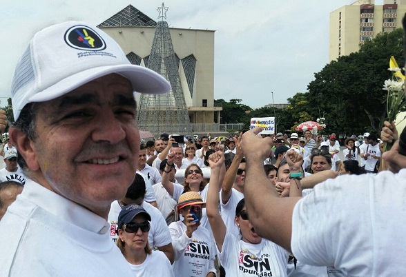 En Barranquilla, Oscar Iván Zuluaga acompañó la marcha