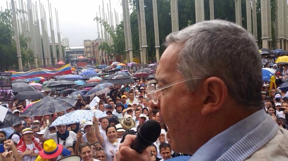 Uribe lideró la marcha en Medellín