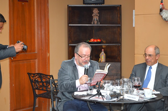 Ricardo Puentes en la presentación del libro "Perafán, biografía no autorizada del Capo del Cartel de Bogotá"