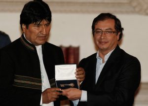 Evo Morales y el terrorista indultado y alcalde de Bogotá, Gustavo Petro