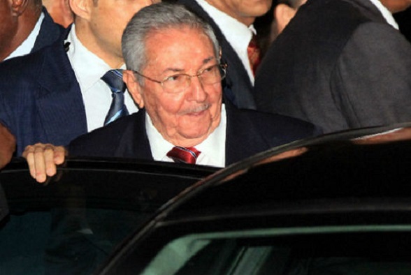 Raúl Castro llega a la cumbre de Panamá 2015