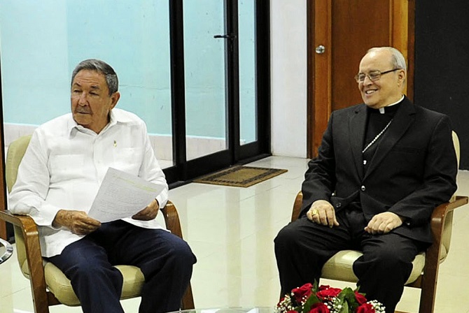 Raúl Castro y el Cardenal Jaime Ortega