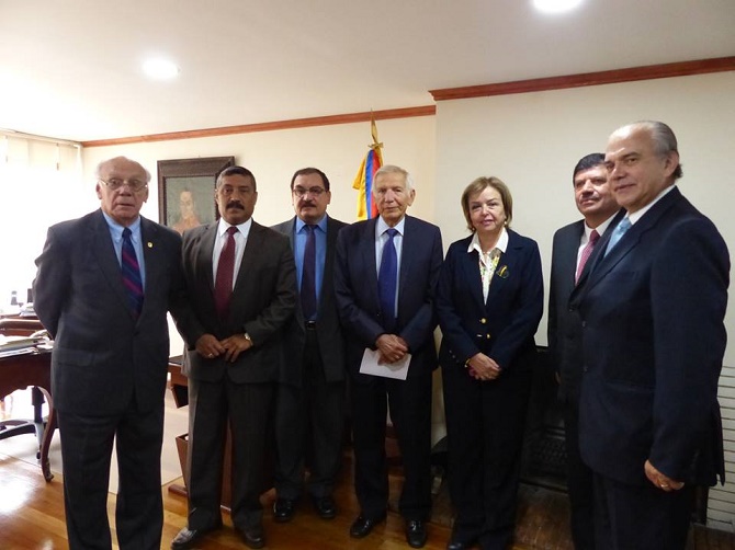 Oscar Platero y la Delegación de Guatemala en ACORE