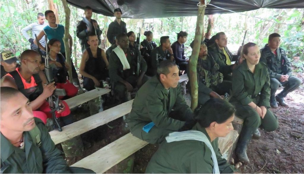 Natalie Mistral en un campamento de FARC